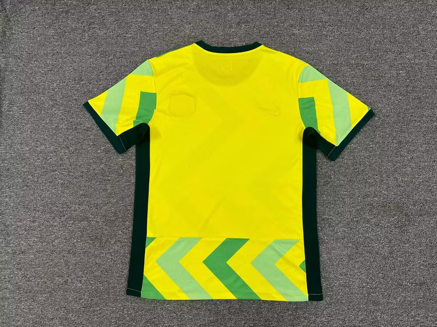 Australia Home 25-26